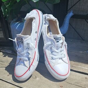 Converse Womans White Sneakers Size 7